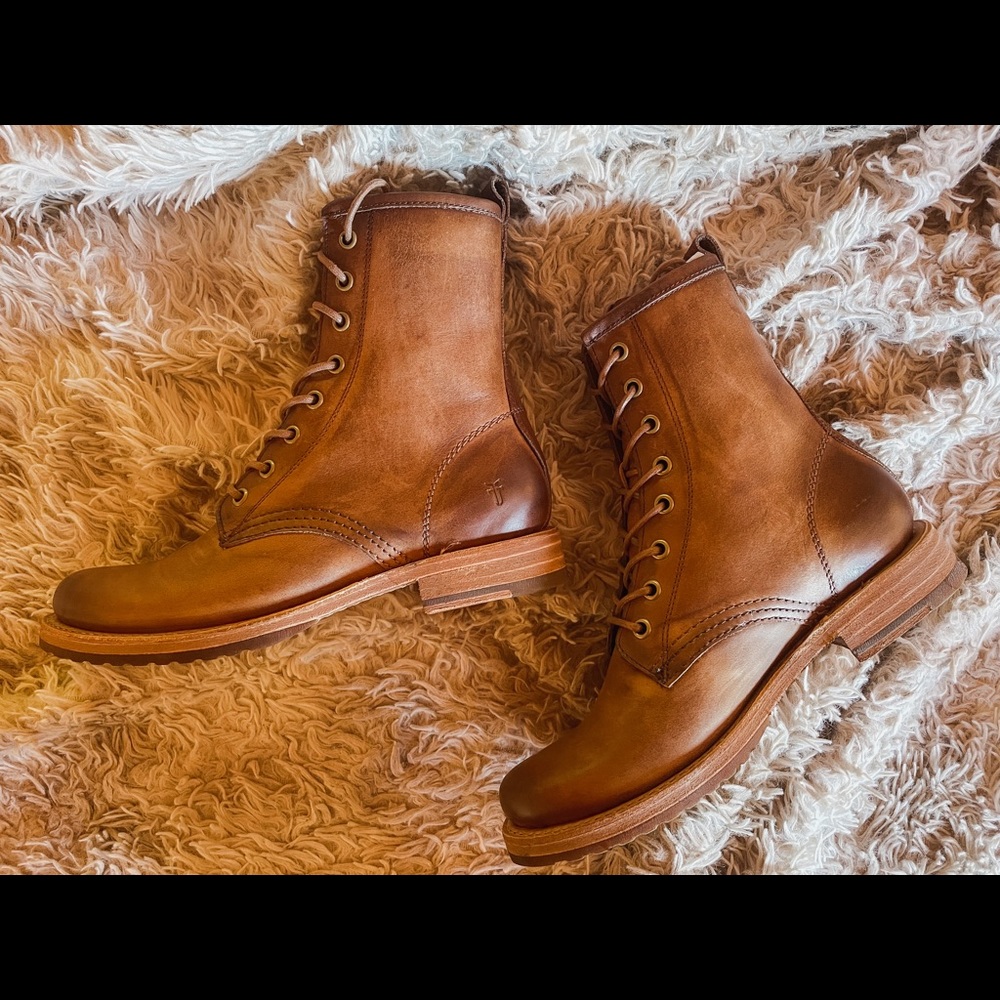 NEVER WORN Frye Veronica Combat Boots